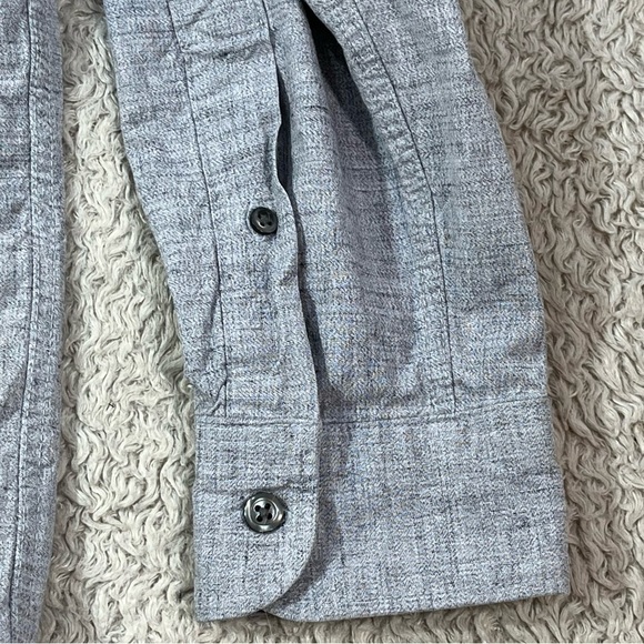 Old Navy Slim Fit Long Sleeve Button Up Blue Shirt Size Large Office Casual - Picture 6 of 10